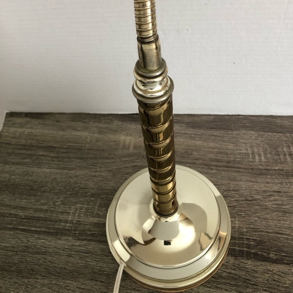 Vintage  Brass Bankers Lamp - Picture 11 of 14
